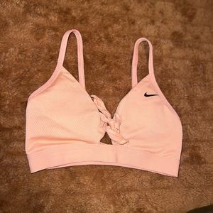 Nike plunge sports bra. Super cute peach color.